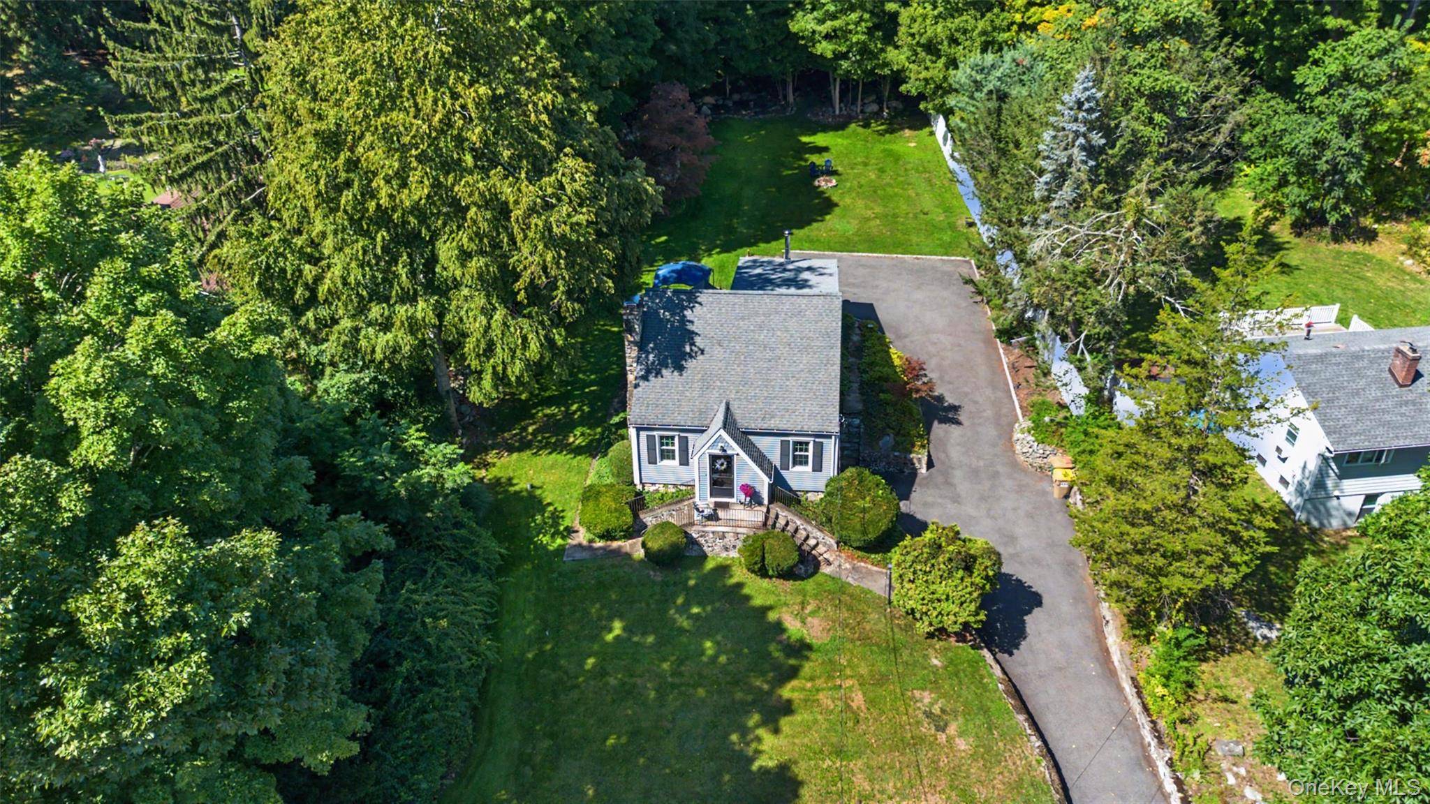 195 Oscawana Lake RD, Putnam Valley, NY 10579