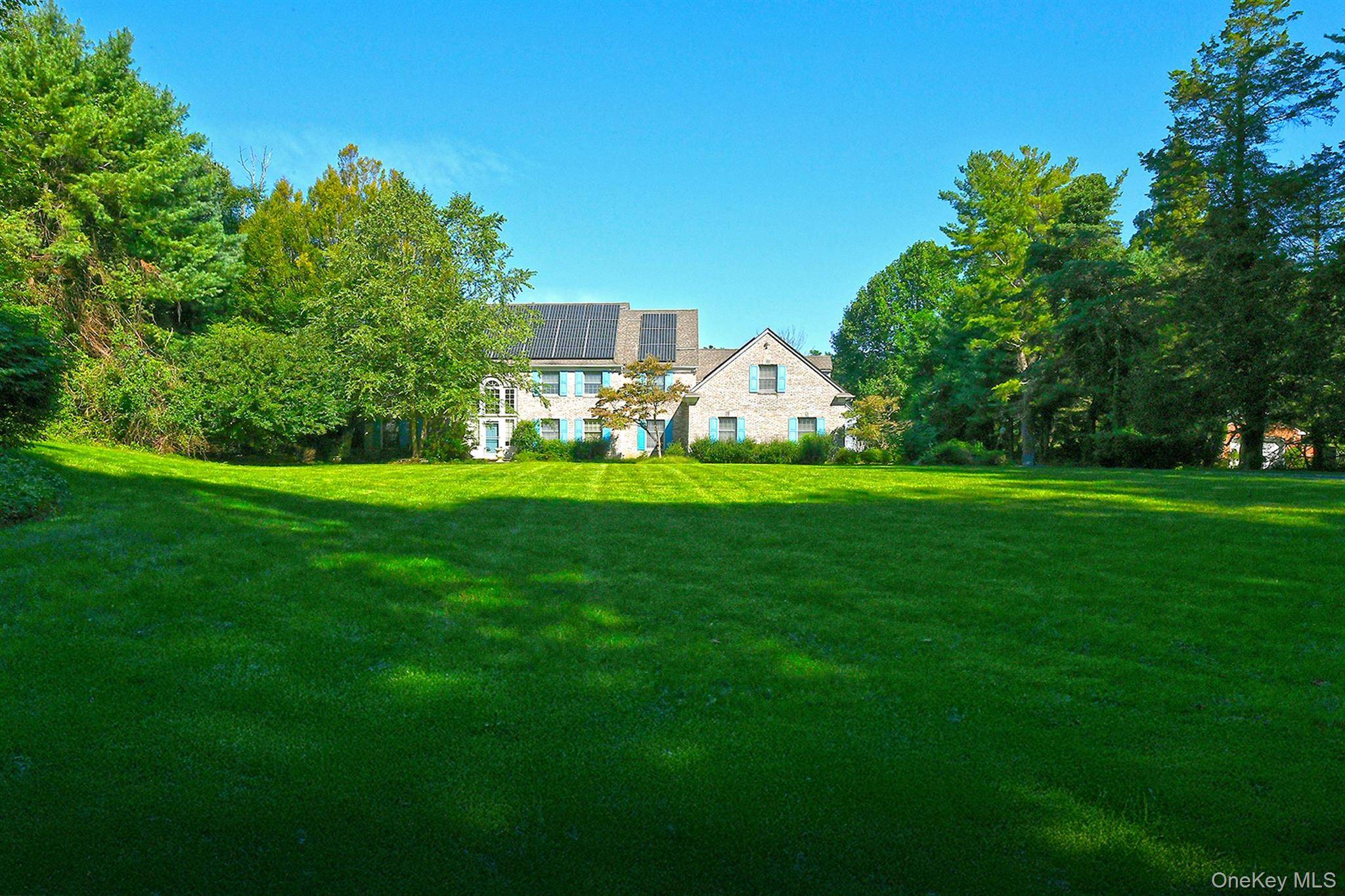 7 Saw Mill LN, Cold Spring Harbor, NY 11724