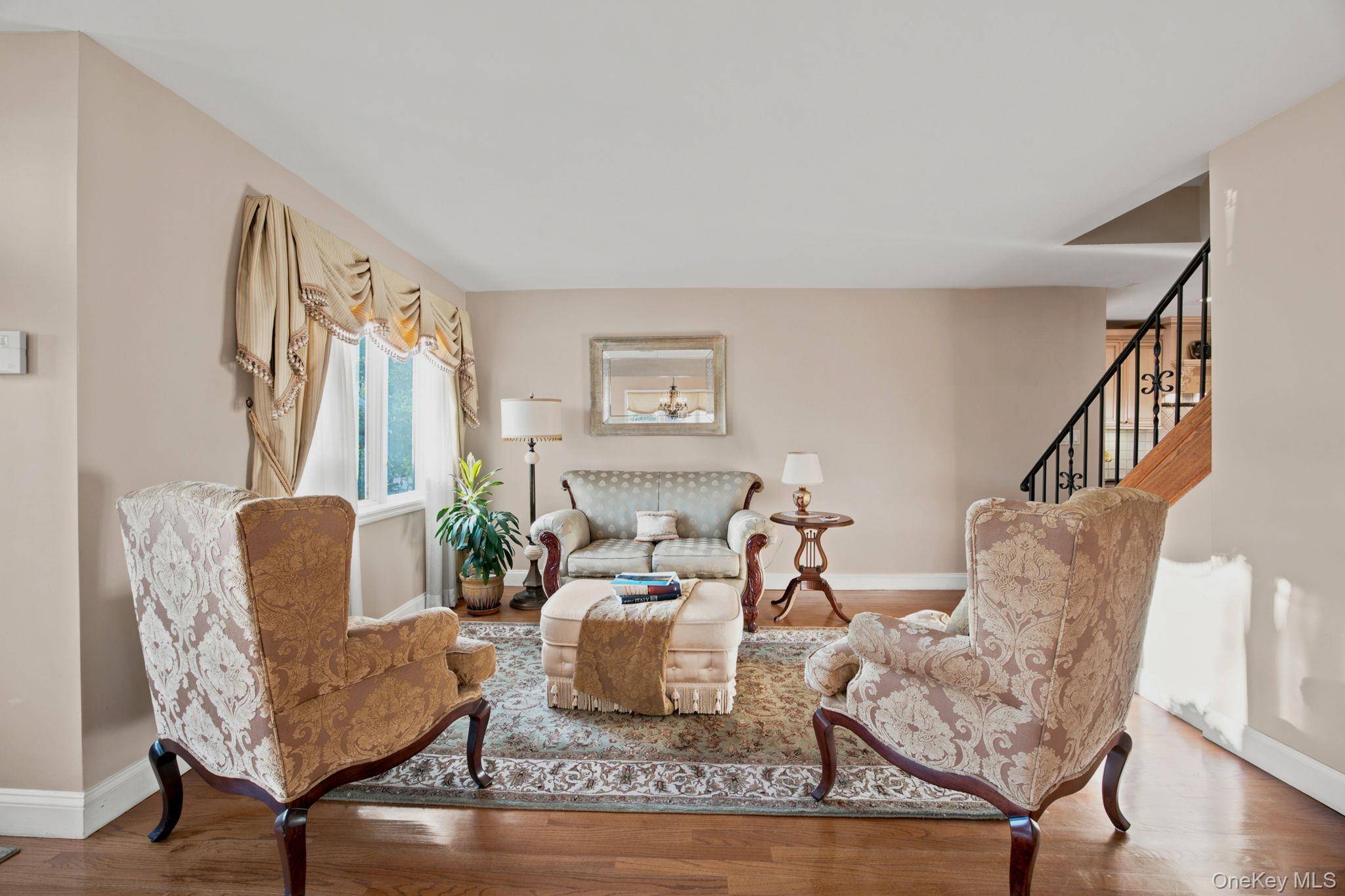 154 Celler AVE, New Hyde Park, NY 11040