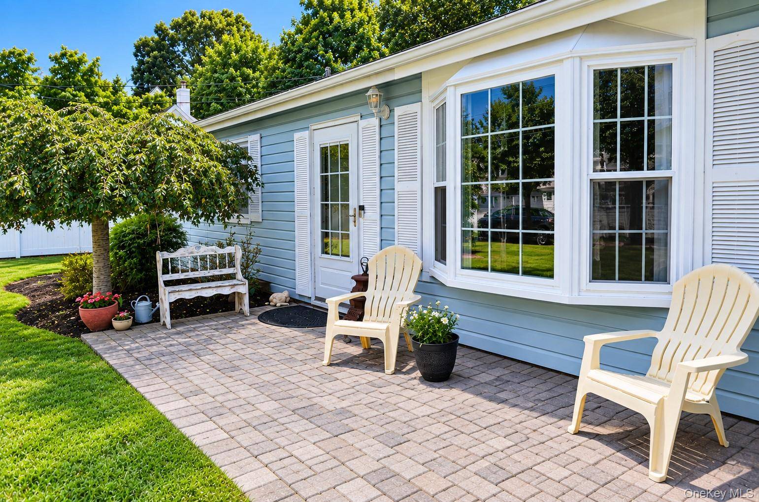 126 Dahlia DR, Mastic Beach, NY 11951