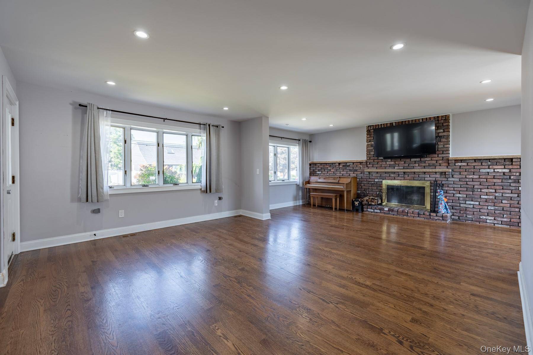 104 Justice ST, West Babylon, NY 11704