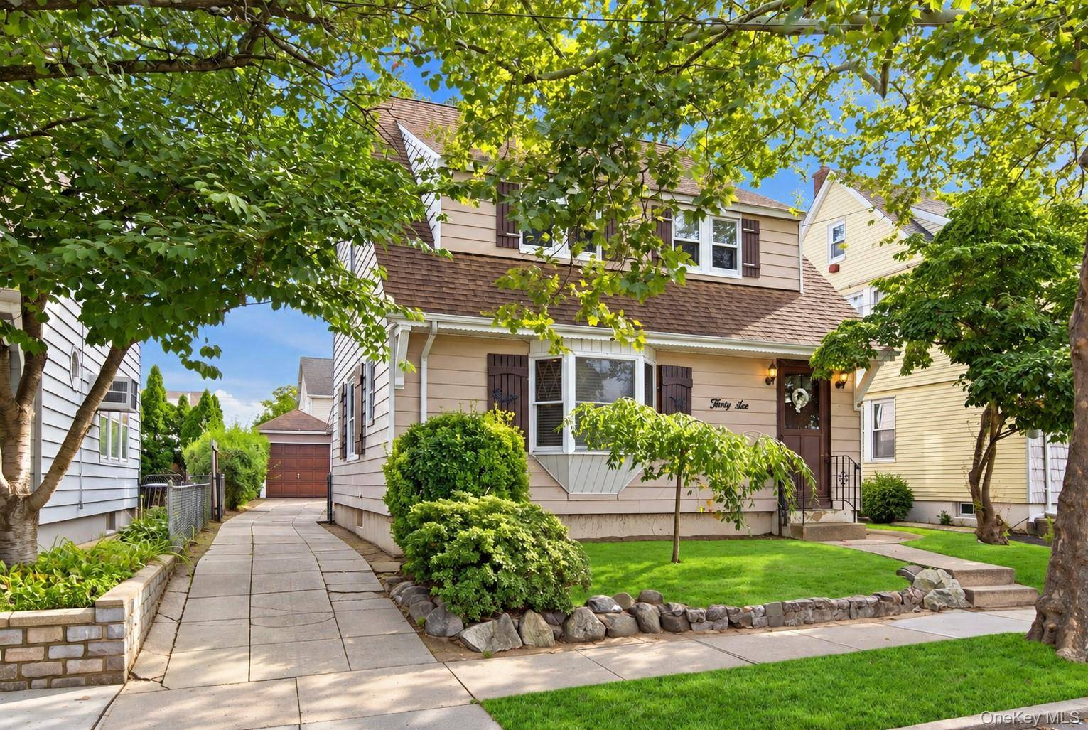 36 Cornell ST, Williston Park, NY 11596