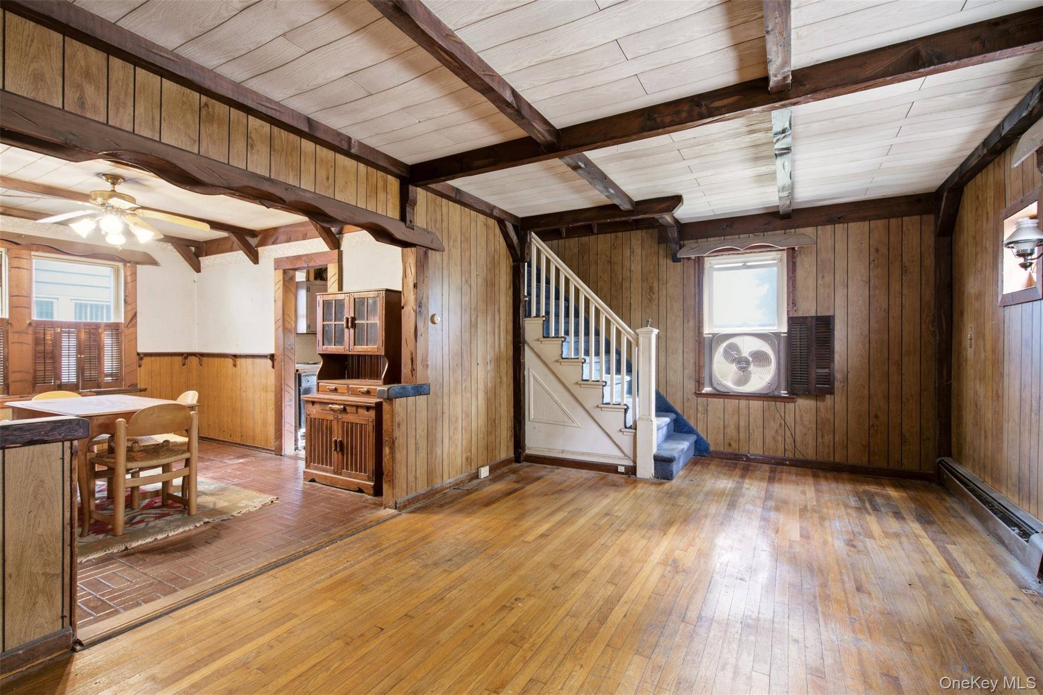 36 Cornell ST, Williston Park, NY 11596