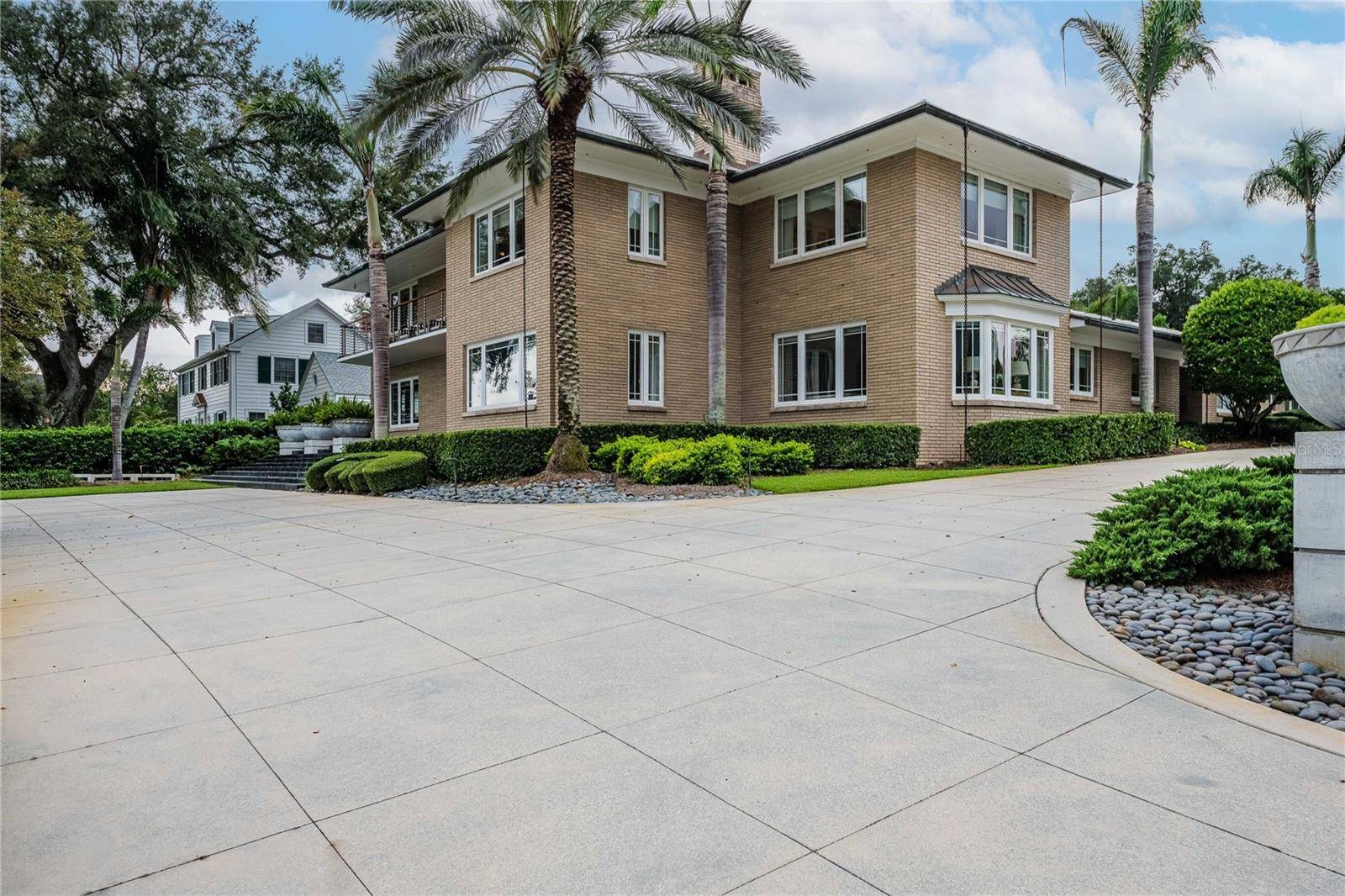 995 LAKE HOLLINGSWORTH DR, Lakeland, FL 33803