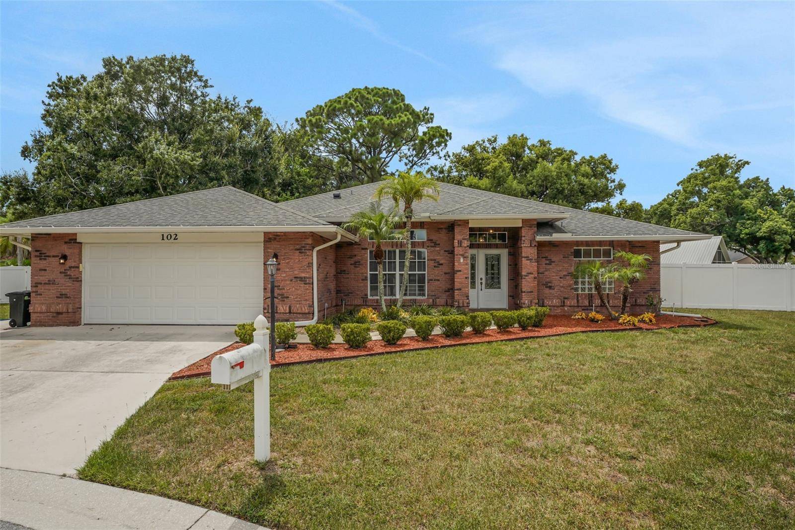 102 HILLSIDE CT, Winter Haven, FL 33884