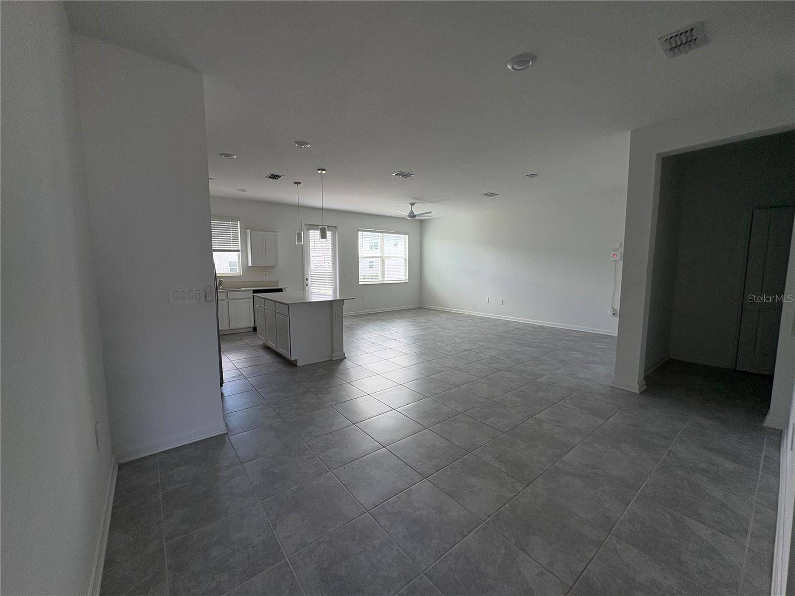 281 BOGEY DR, Davenport, FL 33896