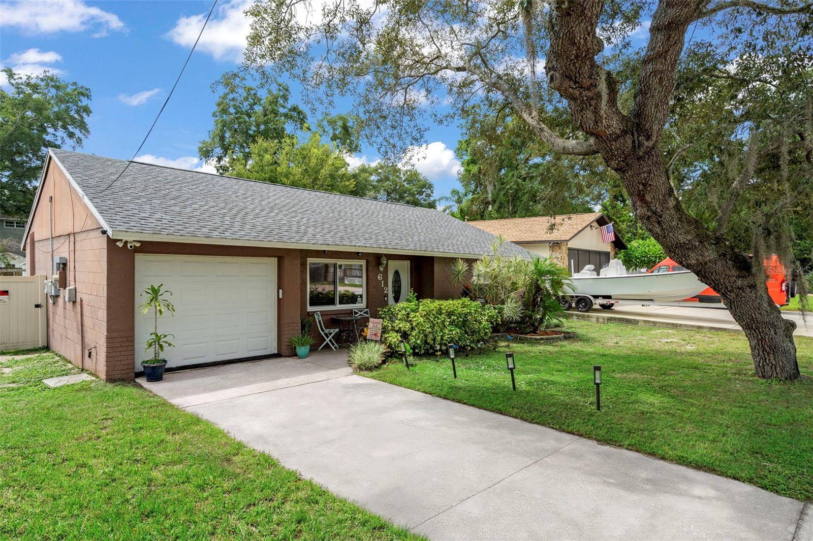 612 E SPRUCE ST, Tarpon Springs, FL 34689