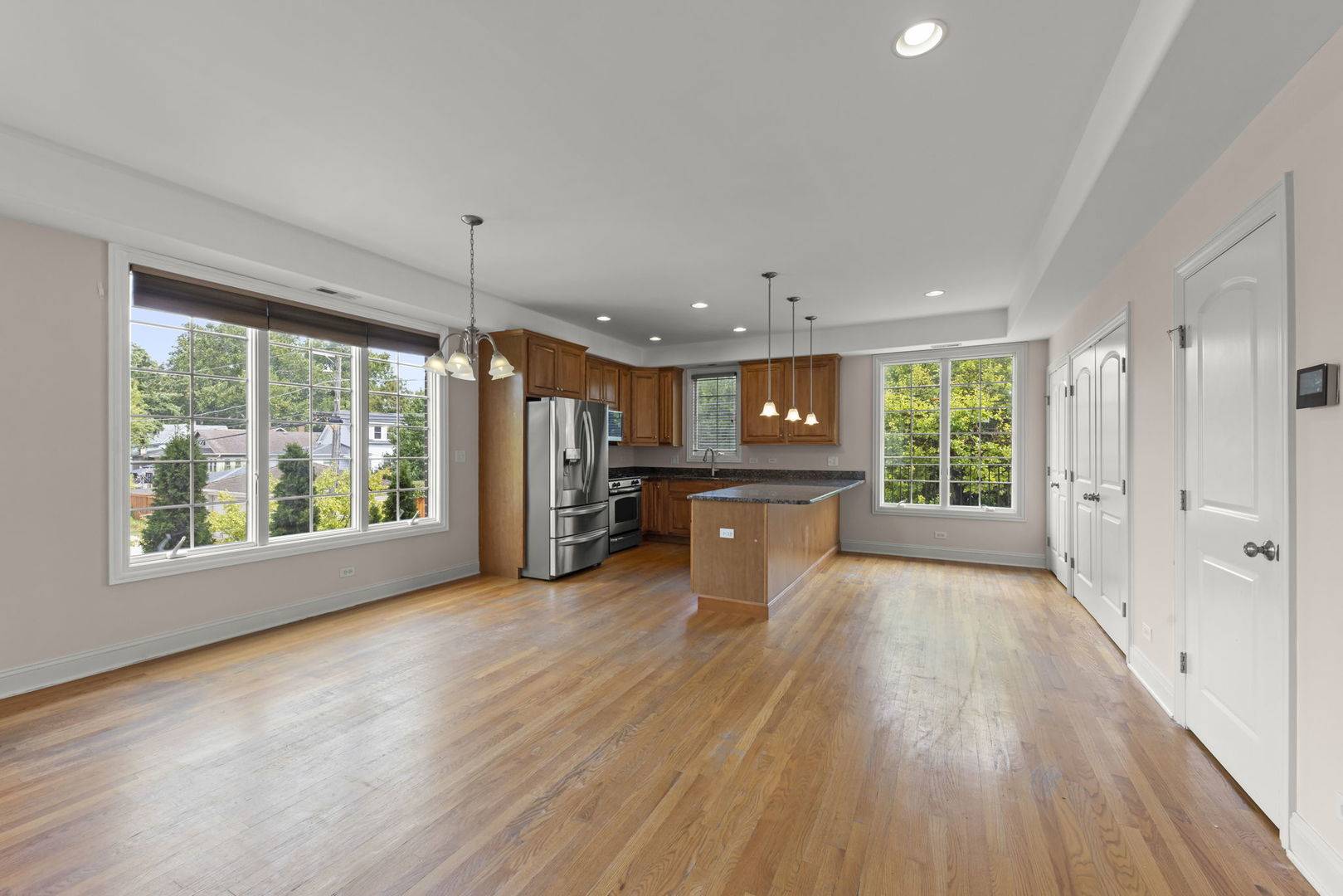 9521 Shields AVE #9521, Brookfield, IL 60513