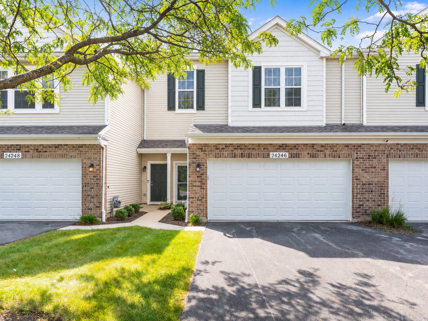 24246 Leski LN, Plainfield, IL 60585