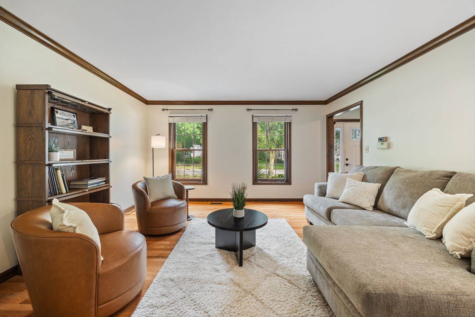 1628 Trent AVE, Naperville, IL 60563