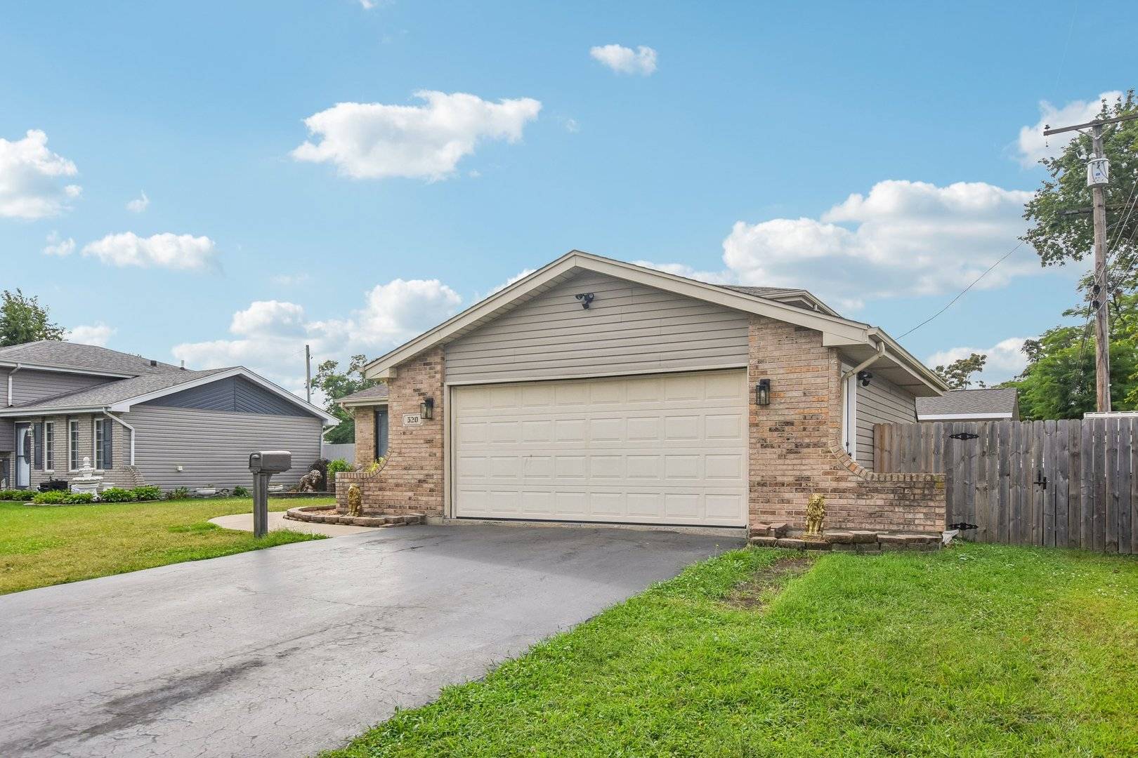 520 N Kinzie PL, Thornton, IL 60476