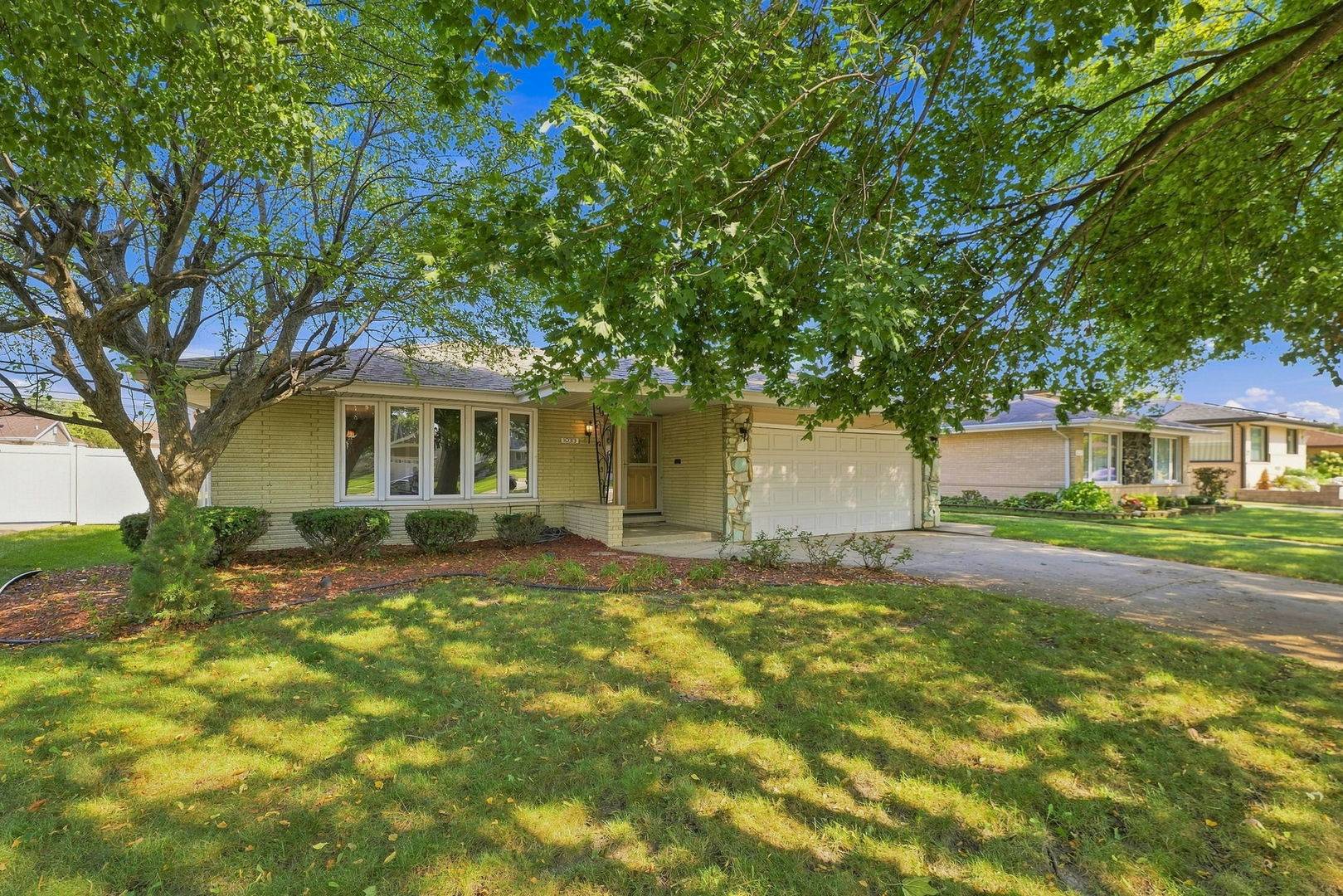 10313 S Cook AVE, Oak Lawn, IL 60453