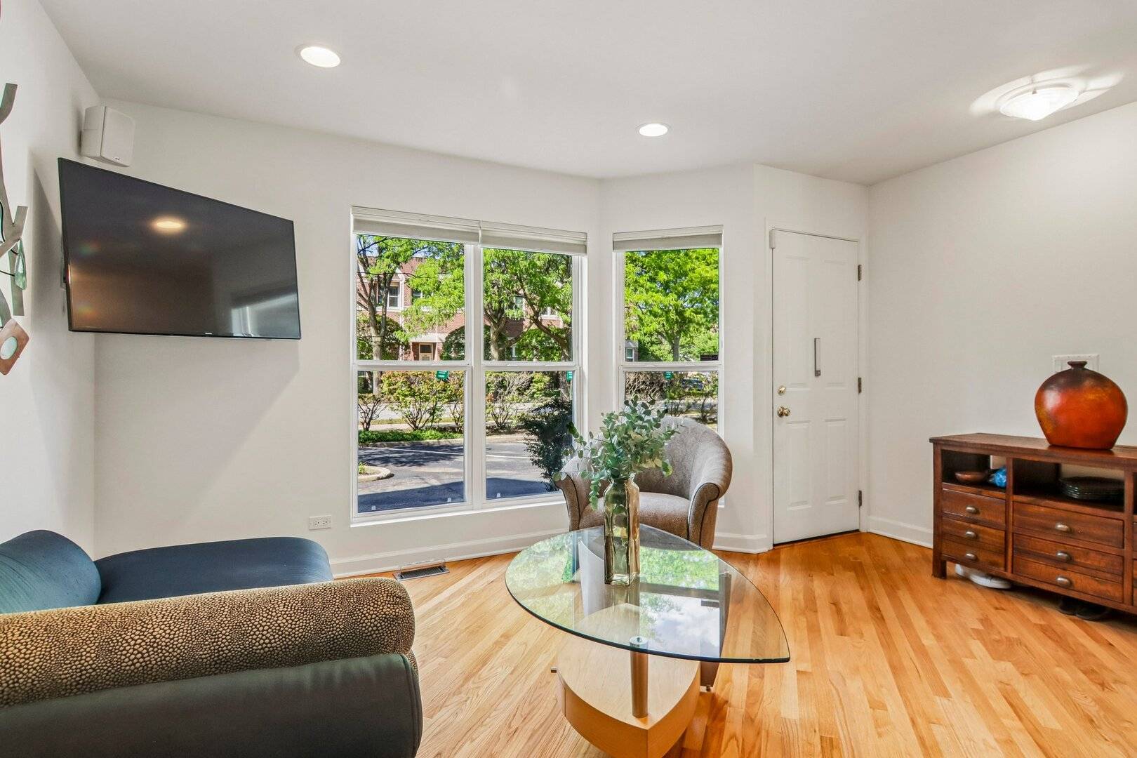 Address not disclosed, Evanston, IL 60203