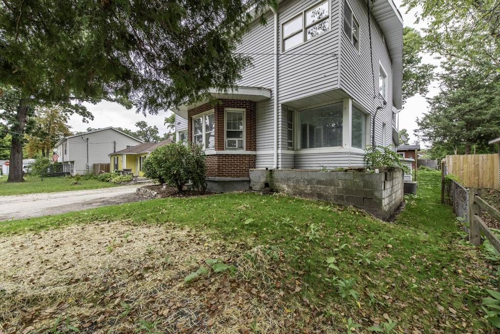 33827 N Oak ST, Grayslake, IL 60030