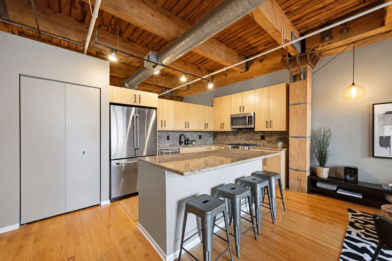 375 W Erie ST #412, Chicago, IL 60654