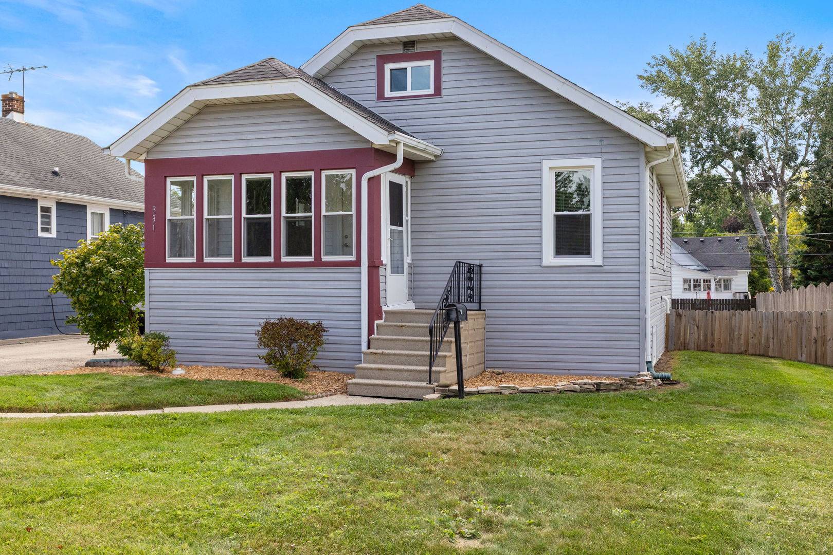 331 W Brookfield ST, Lombard, IL 60148