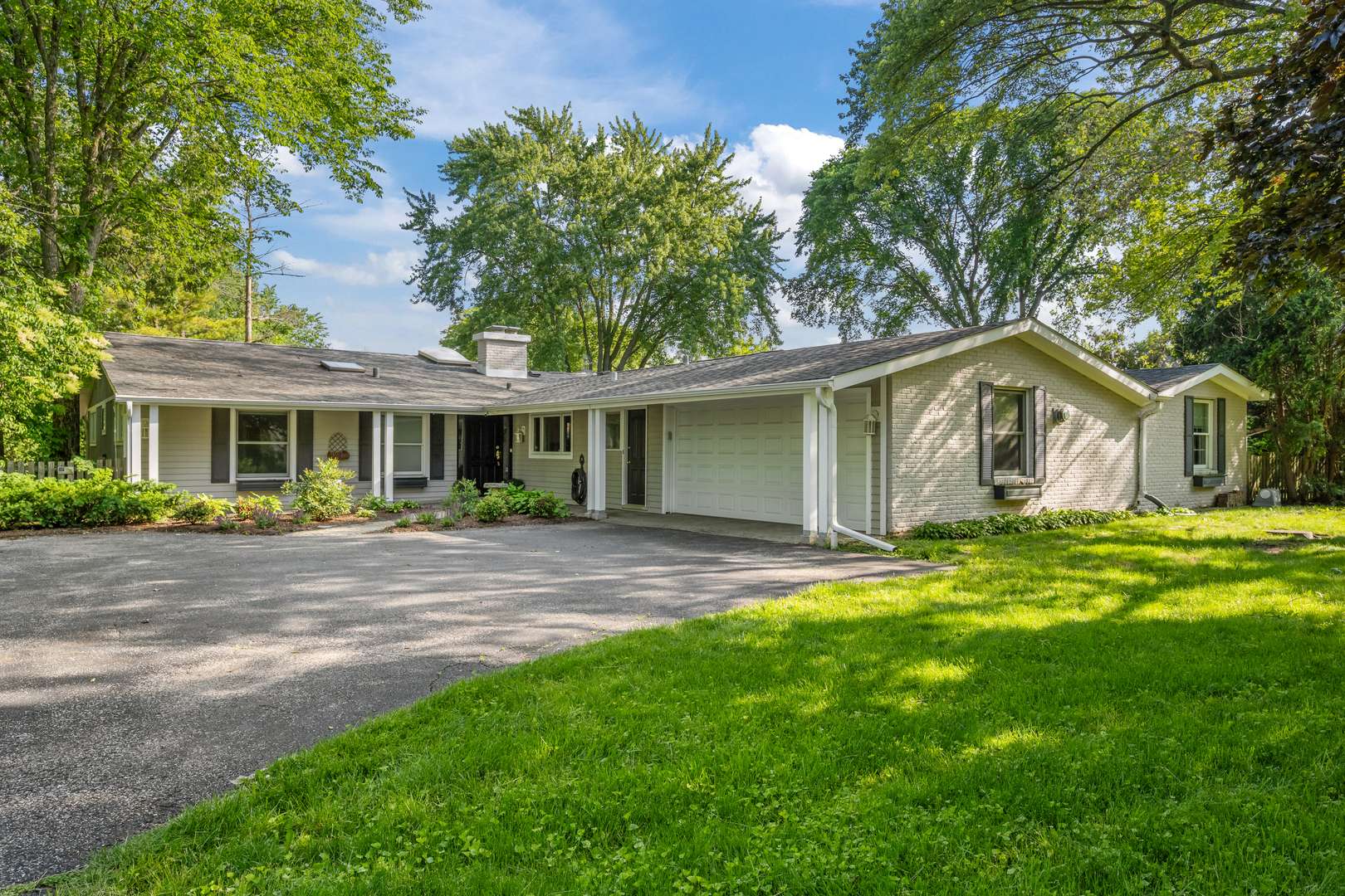 1161 Winwood DR, Lake Forest, IL 60045
