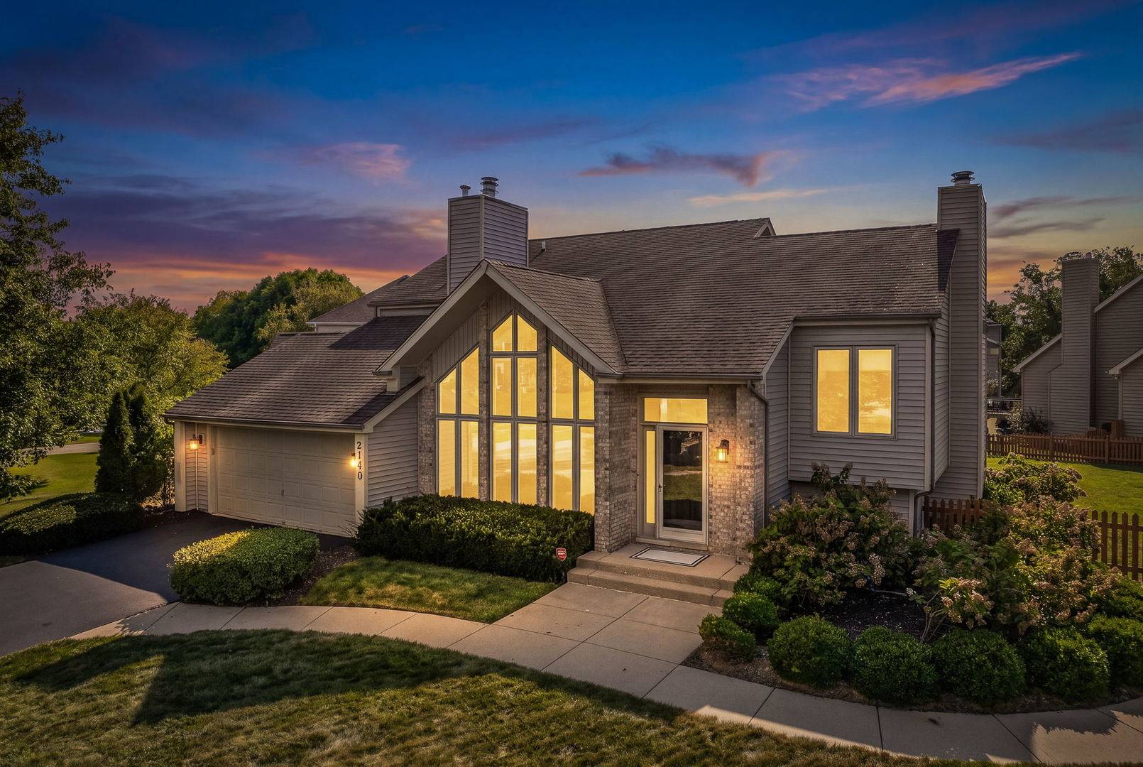 2108 Yellowstar LN, Naperville, IL 60564