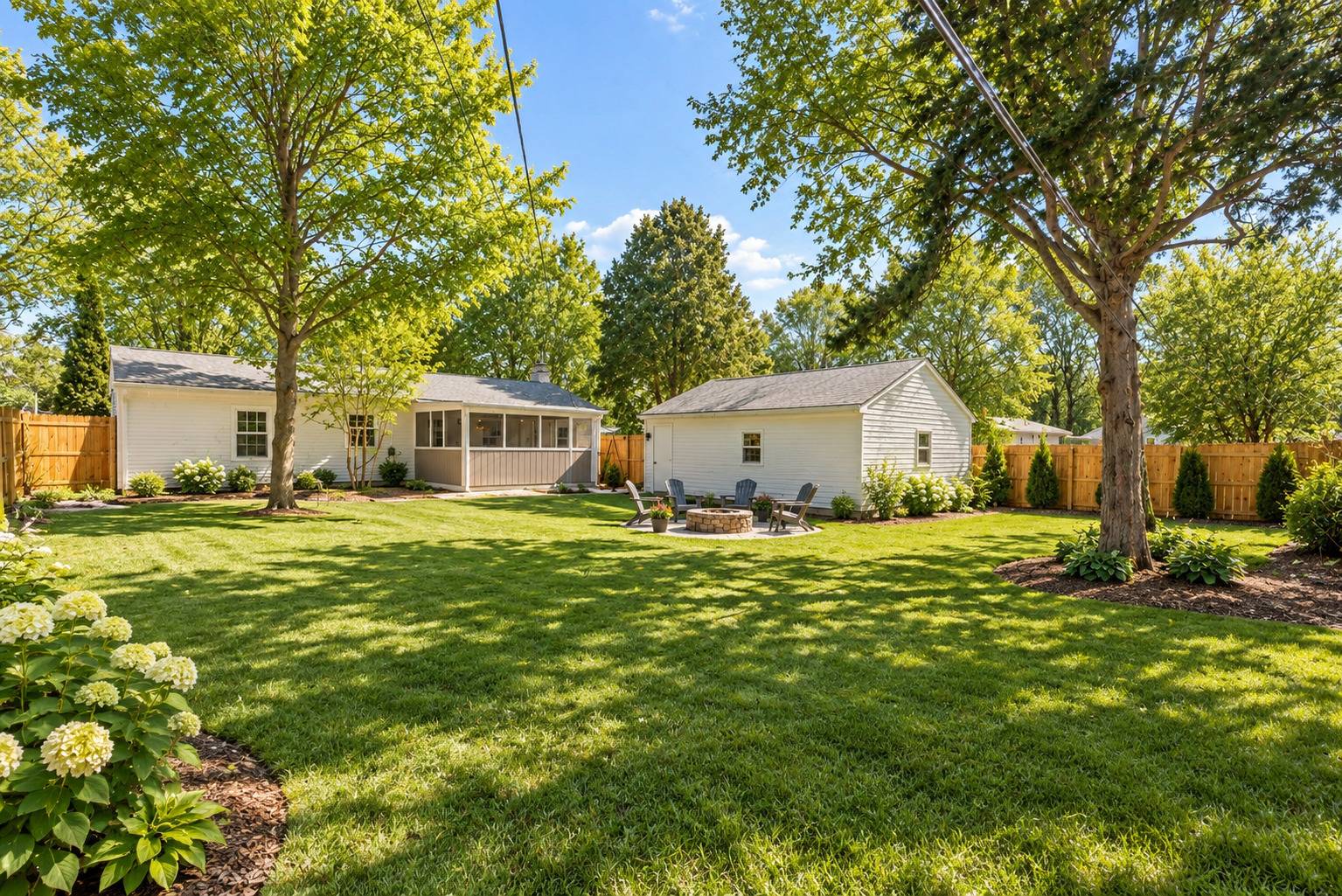 44 Briar LN, Geneva, IL 60134