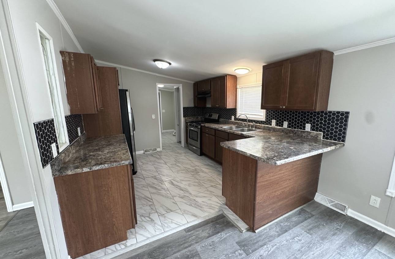 2215 Rush ST, Sauk Village, IL 60411