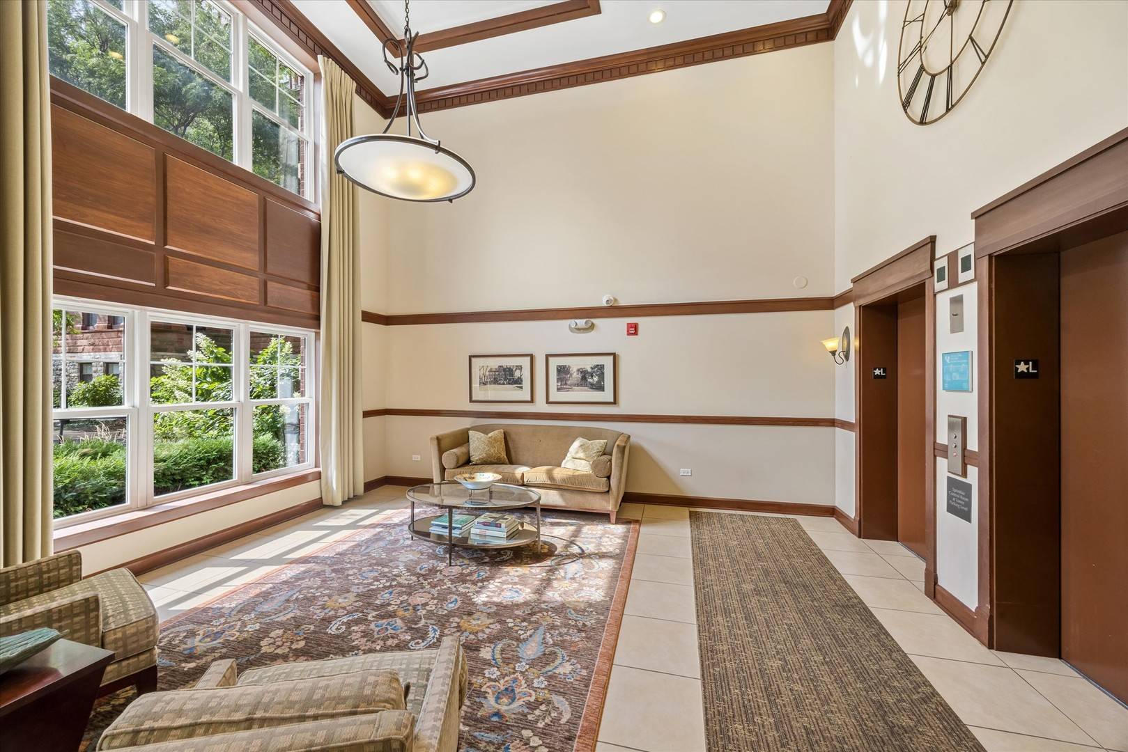 255 E Liberty DR #203, Wheaton, IL 60187