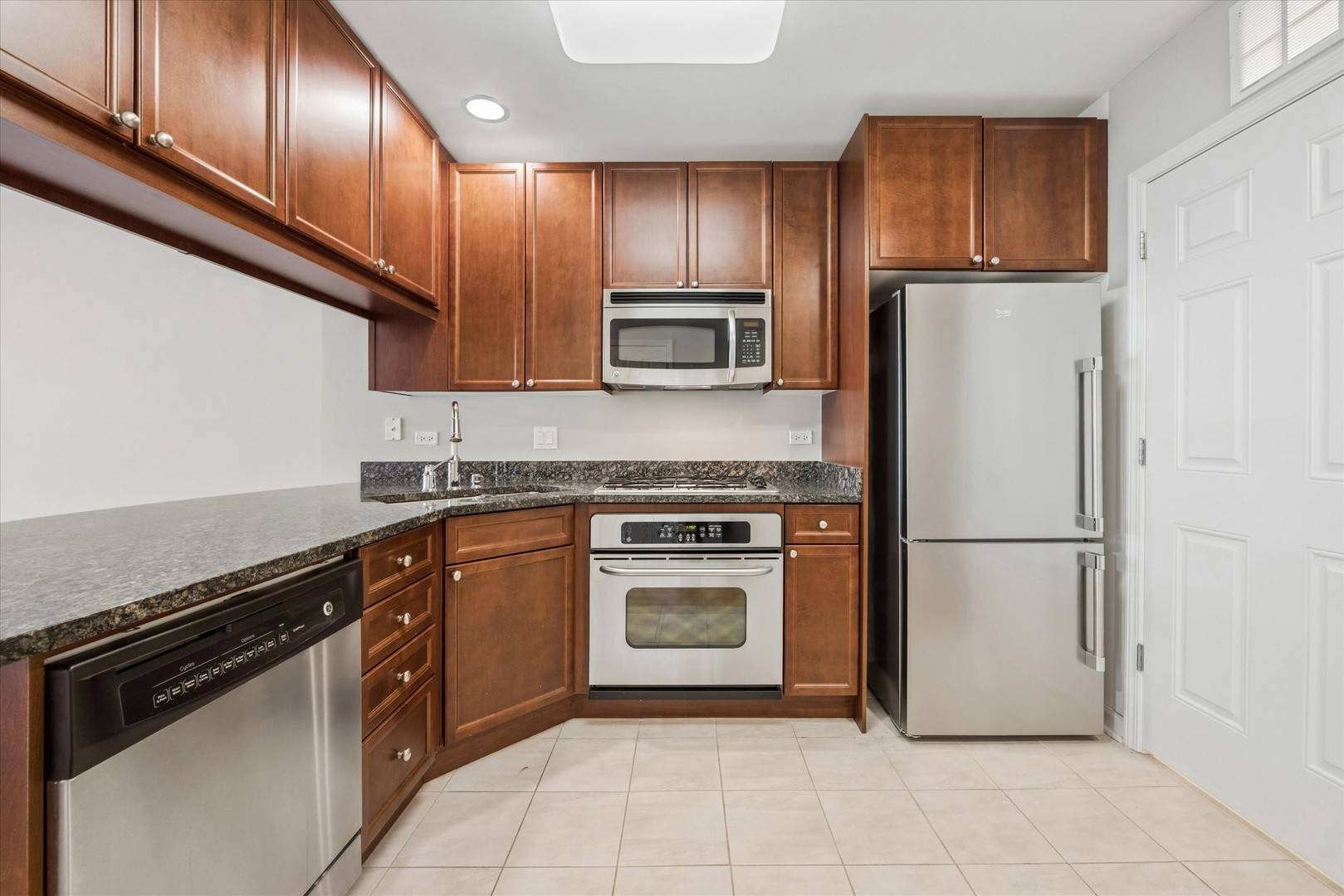 255 E Liberty DR #203, Wheaton, IL 60187