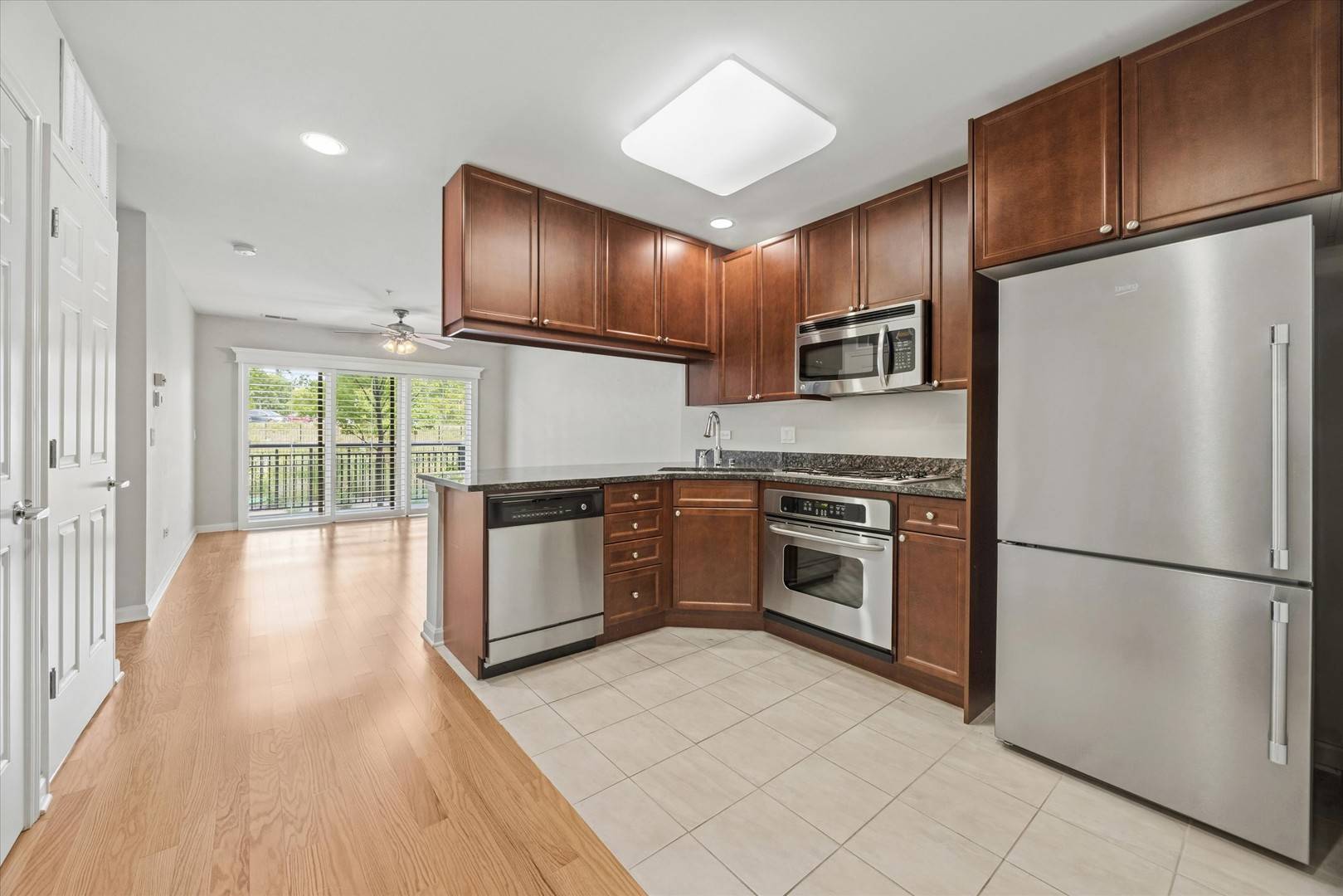 255 E Liberty DR #203, Wheaton, IL 60187