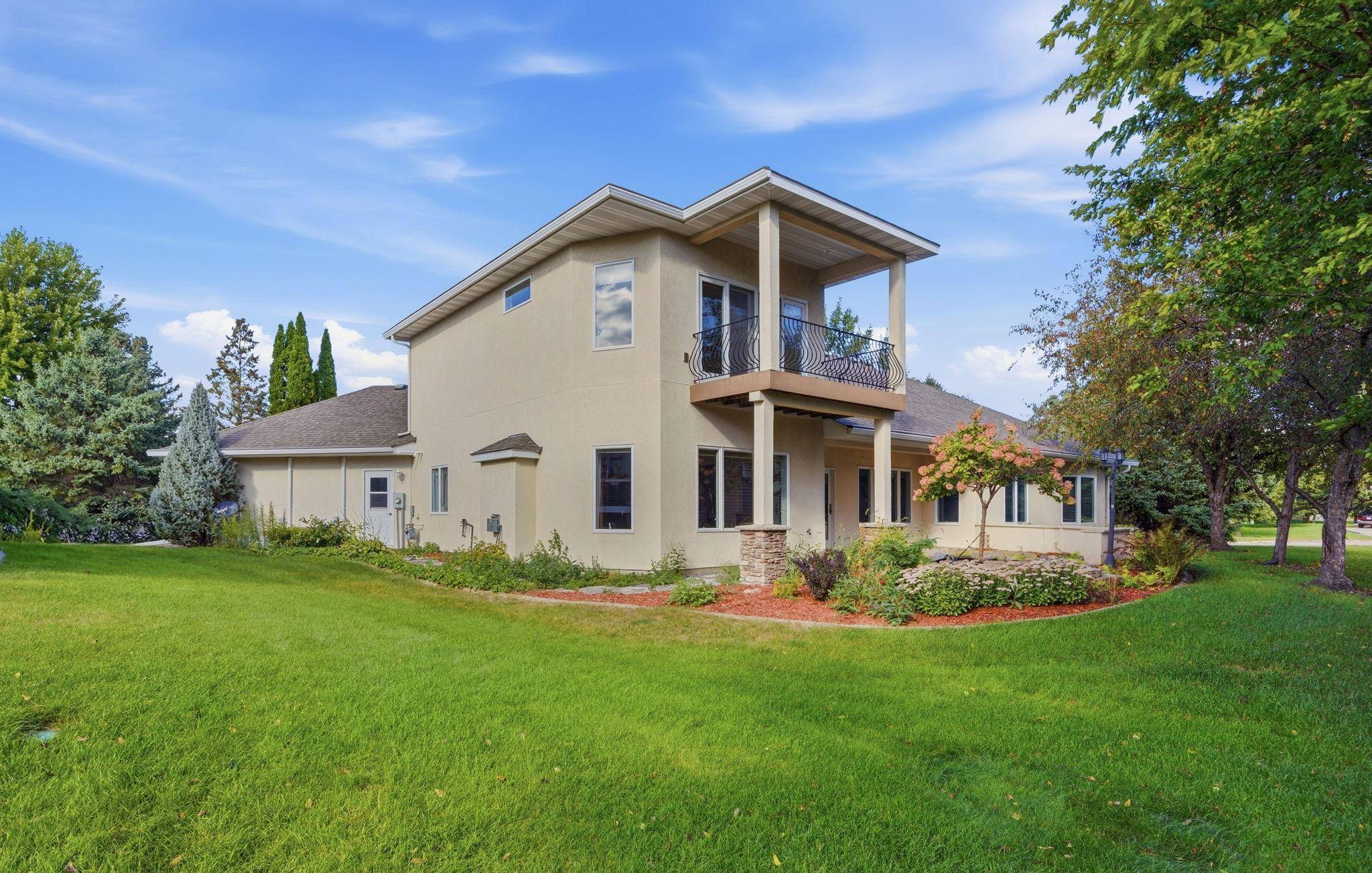 1320 Heritage AVE NW, Hutchinson, MN 55350