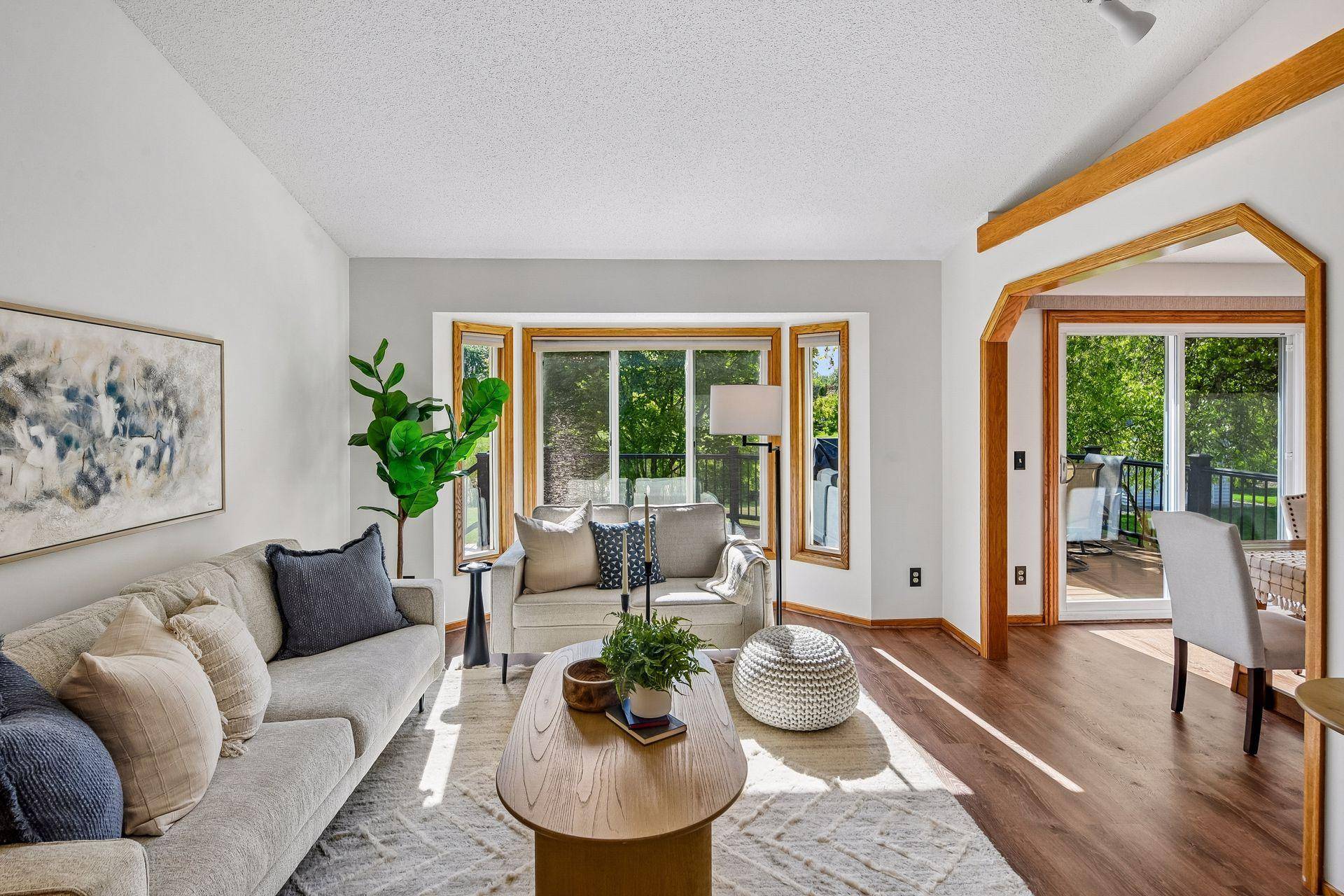 8585 Chanhassen Hills DR S, Chanhassen, MN 55317