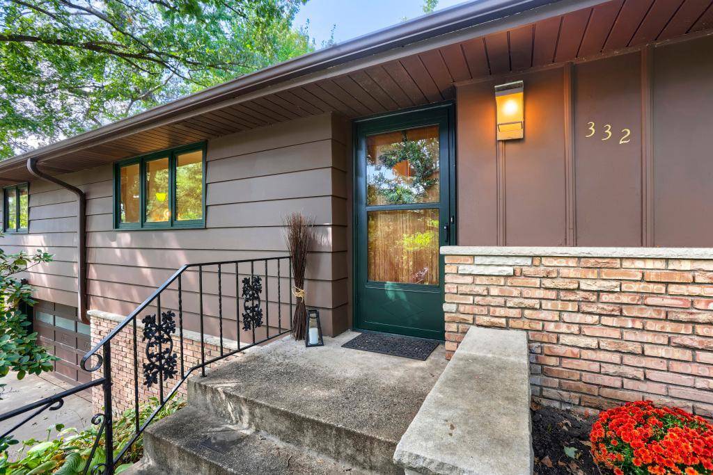 332 Floral DR W, Shoreview, MN 55126