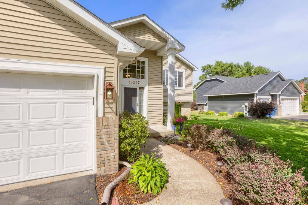 13247 Yorktown LN N, Champlin, MN 55316
