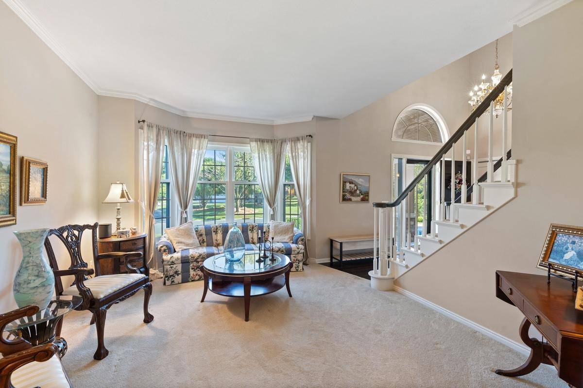 4086 Deerwood TRL, Eagan, MN 55122