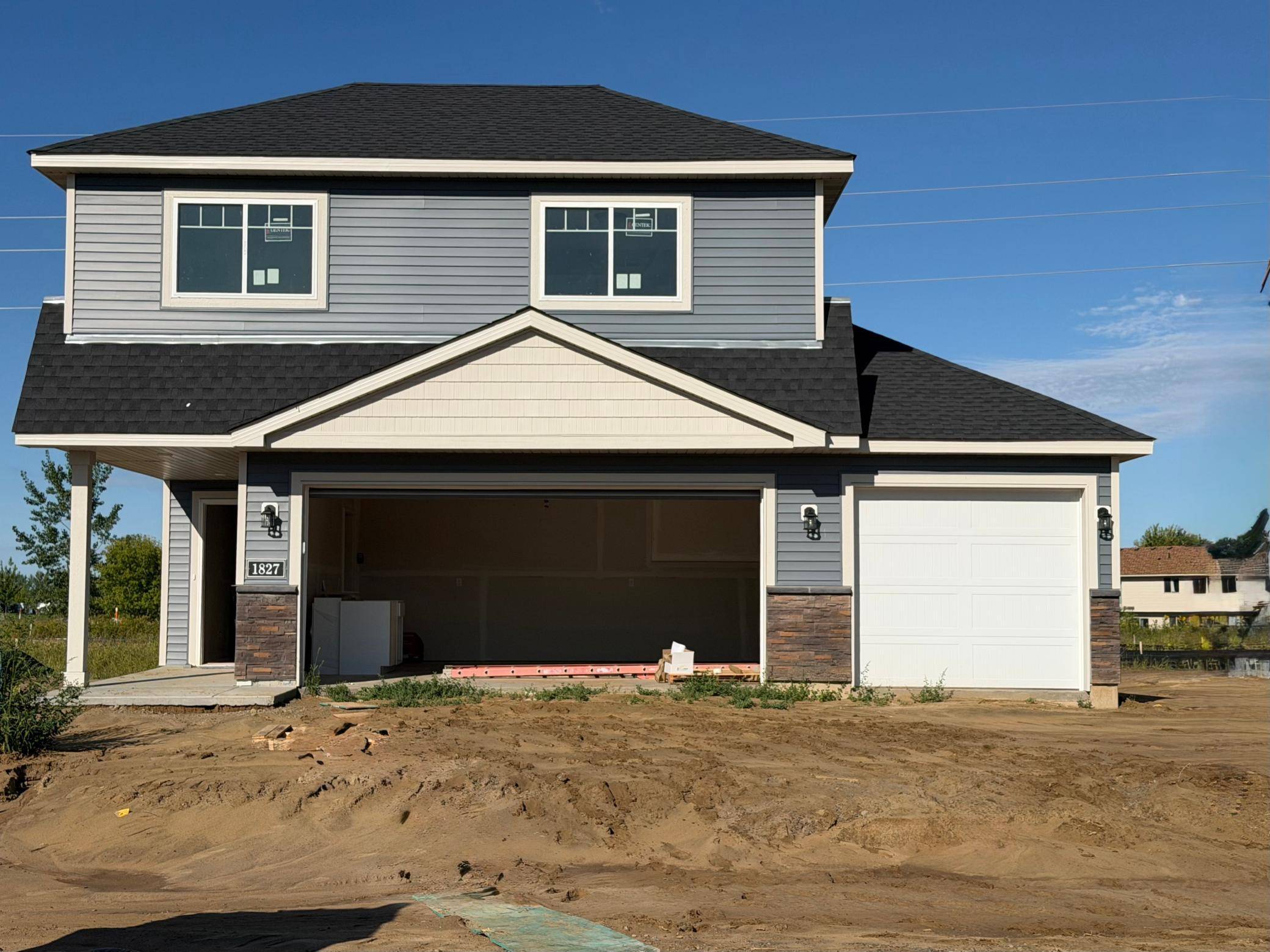 1827 Pierce ST S, Cambridge, MN 55008