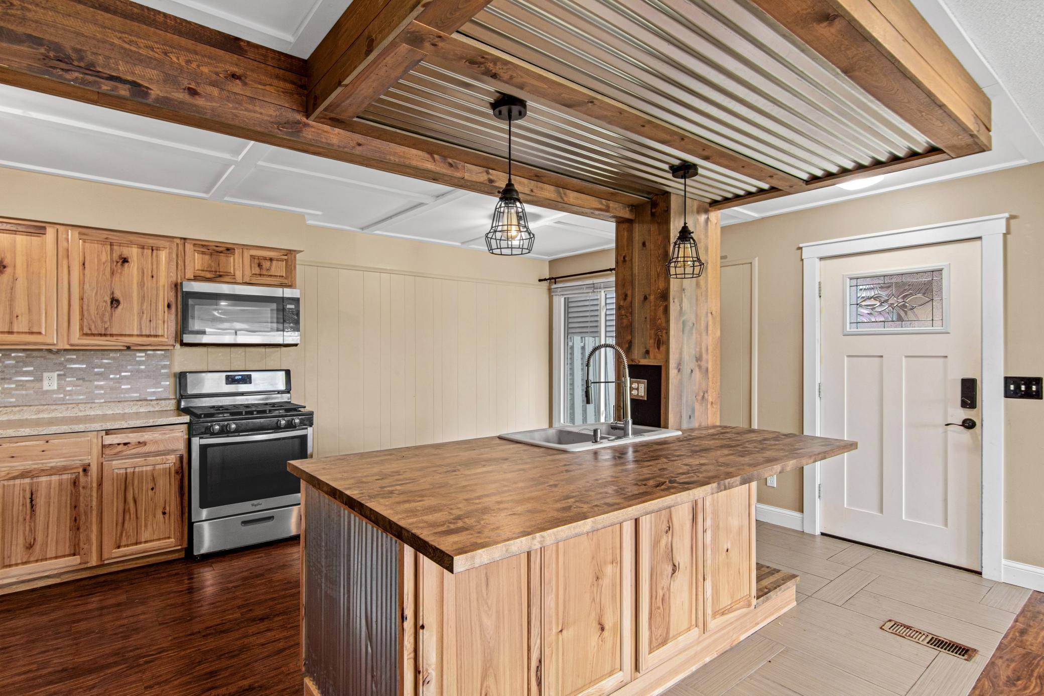 112704 Hundertmark RD, Chaska, MN 55318