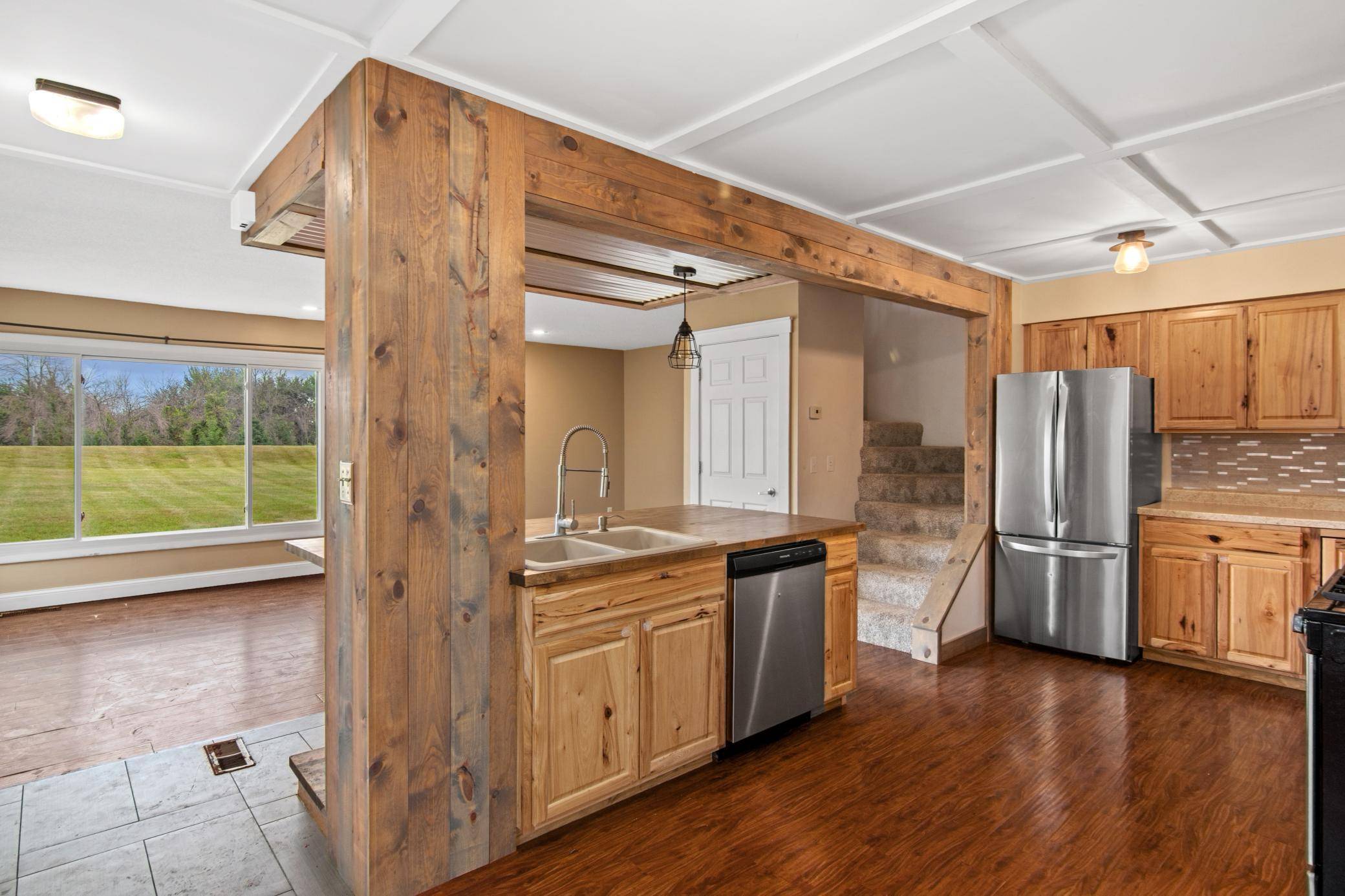 112704 Hundertmark RD, Chaska, MN 55318