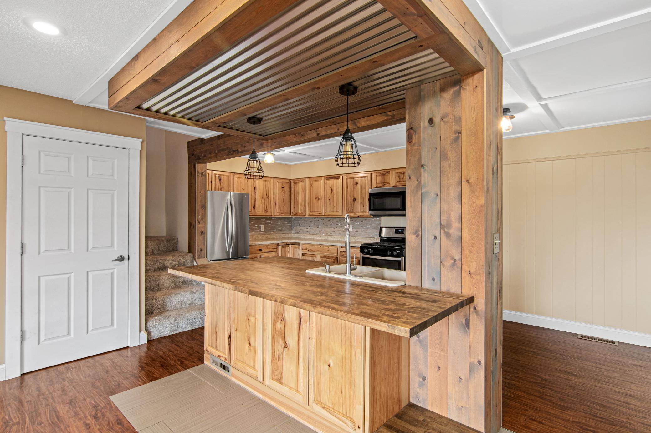 112704 Hundertmark RD, Chaska, MN 55318