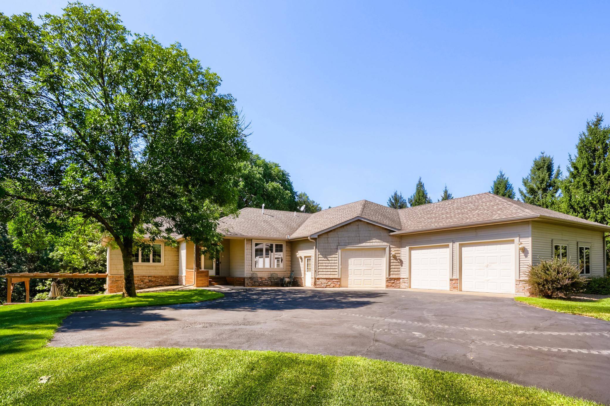 24014 113th ST NW, Zimmerman, MN 55398