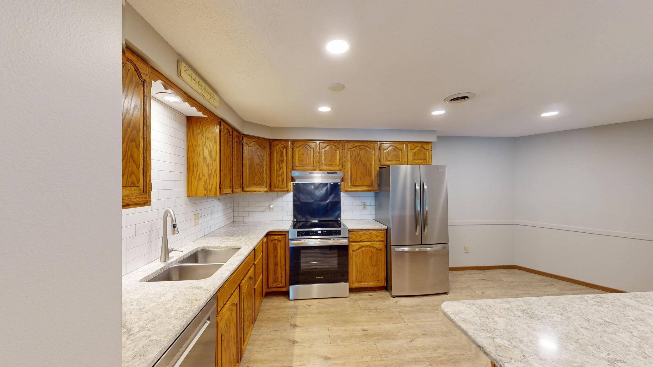 808 Lake Chapeau DR #105, Albert Lea, MN 56007