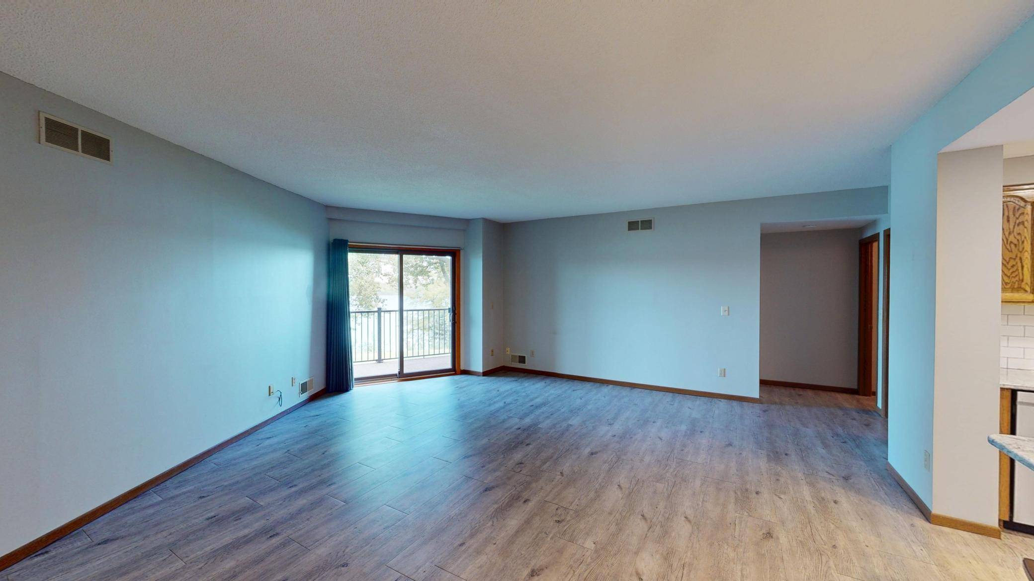 808 Lake Chapeau DR #105, Albert Lea, MN 56007