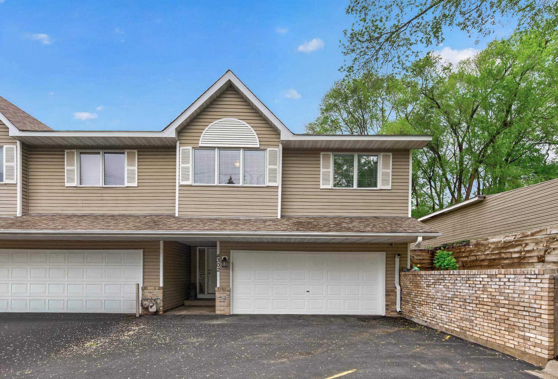 4302 Mccoll DR, Savage, MN 55378