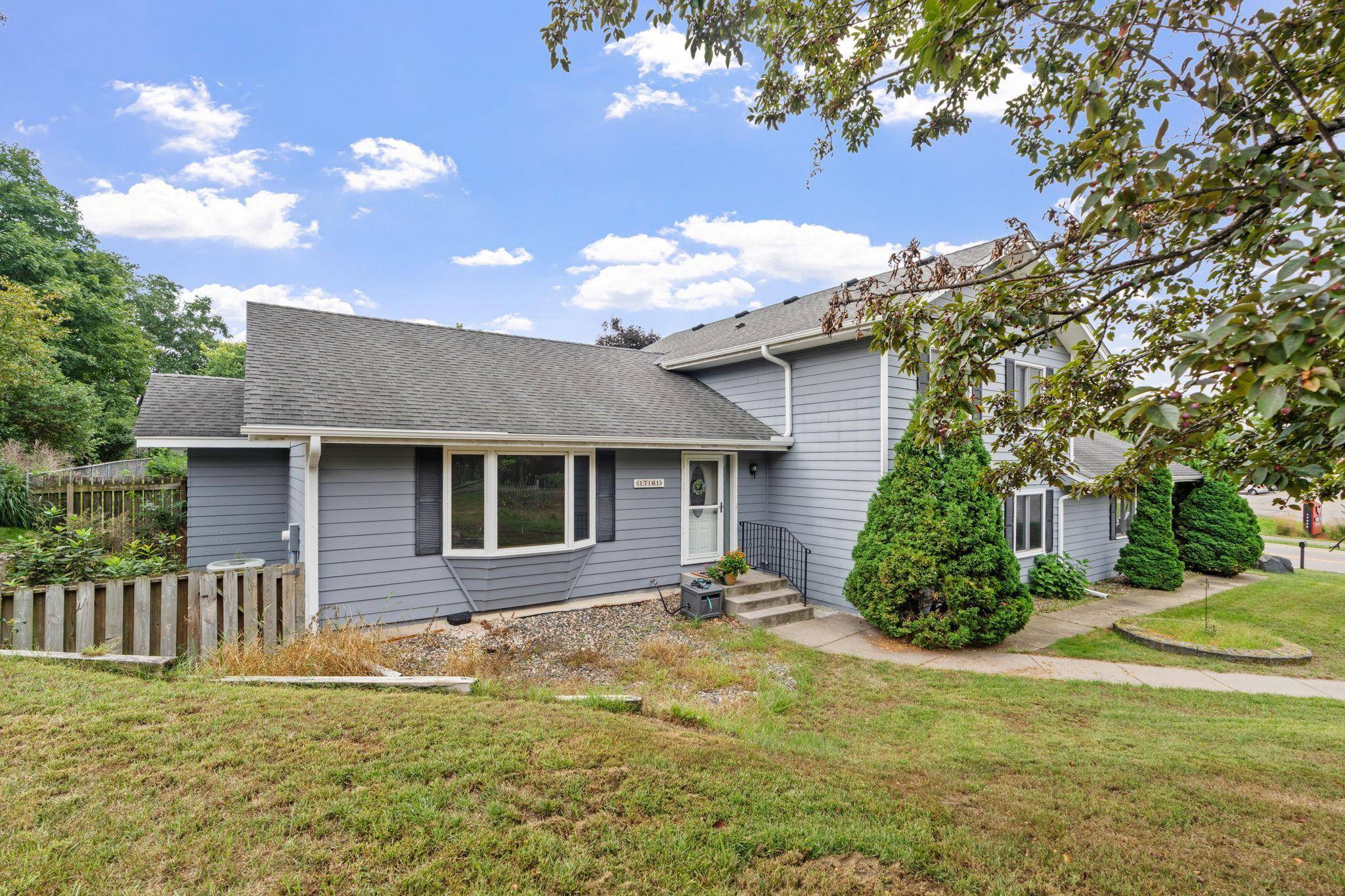 17161 S Shore LN, Eden Prairie, MN 55346