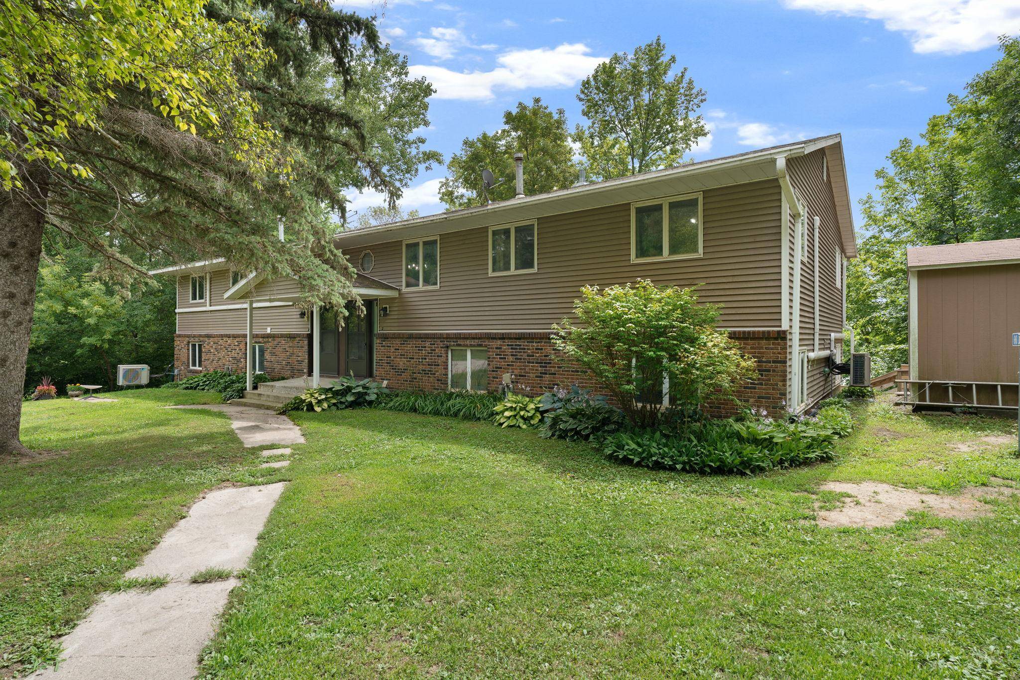 6960 French Lake CT, Faribault, MN 55021