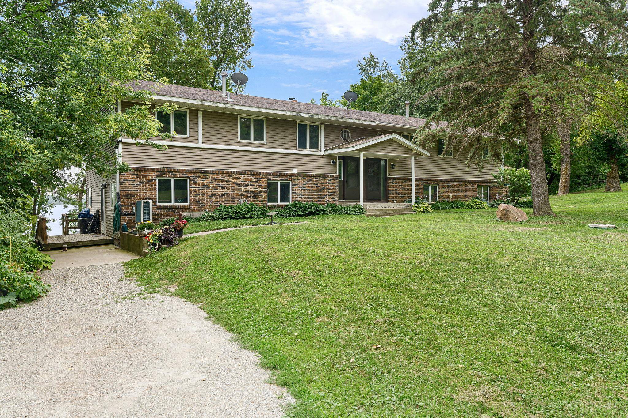 6950 French Lake CT, Faribault, MN 55021