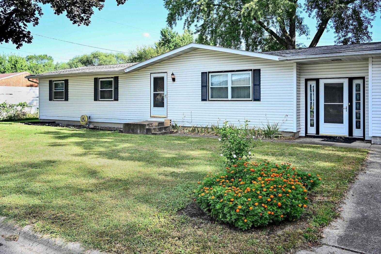 4618 W 5th ST, Winona, MN 55987