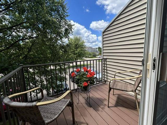 2240 Ranchview LN N #80, Plymouth, MN 55447