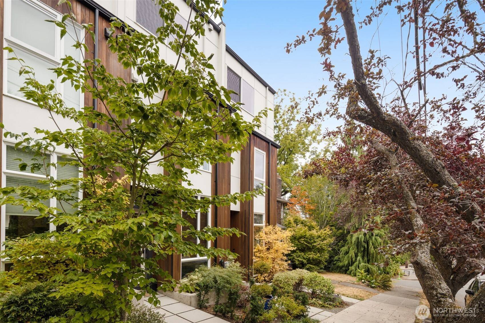 1829 11 AVE W #D, Seattle, WA 98119