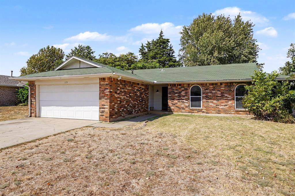 123 Chickasaw LN, Yukon, OK 73099