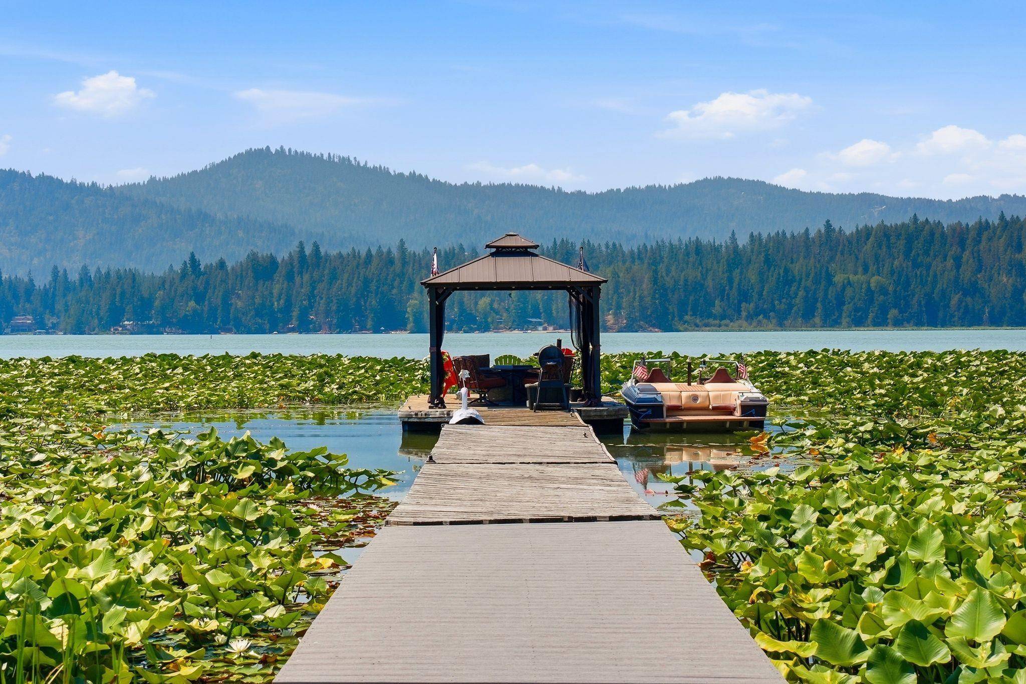 15504 N Osprey Ln, Newman Lake, WA 99025