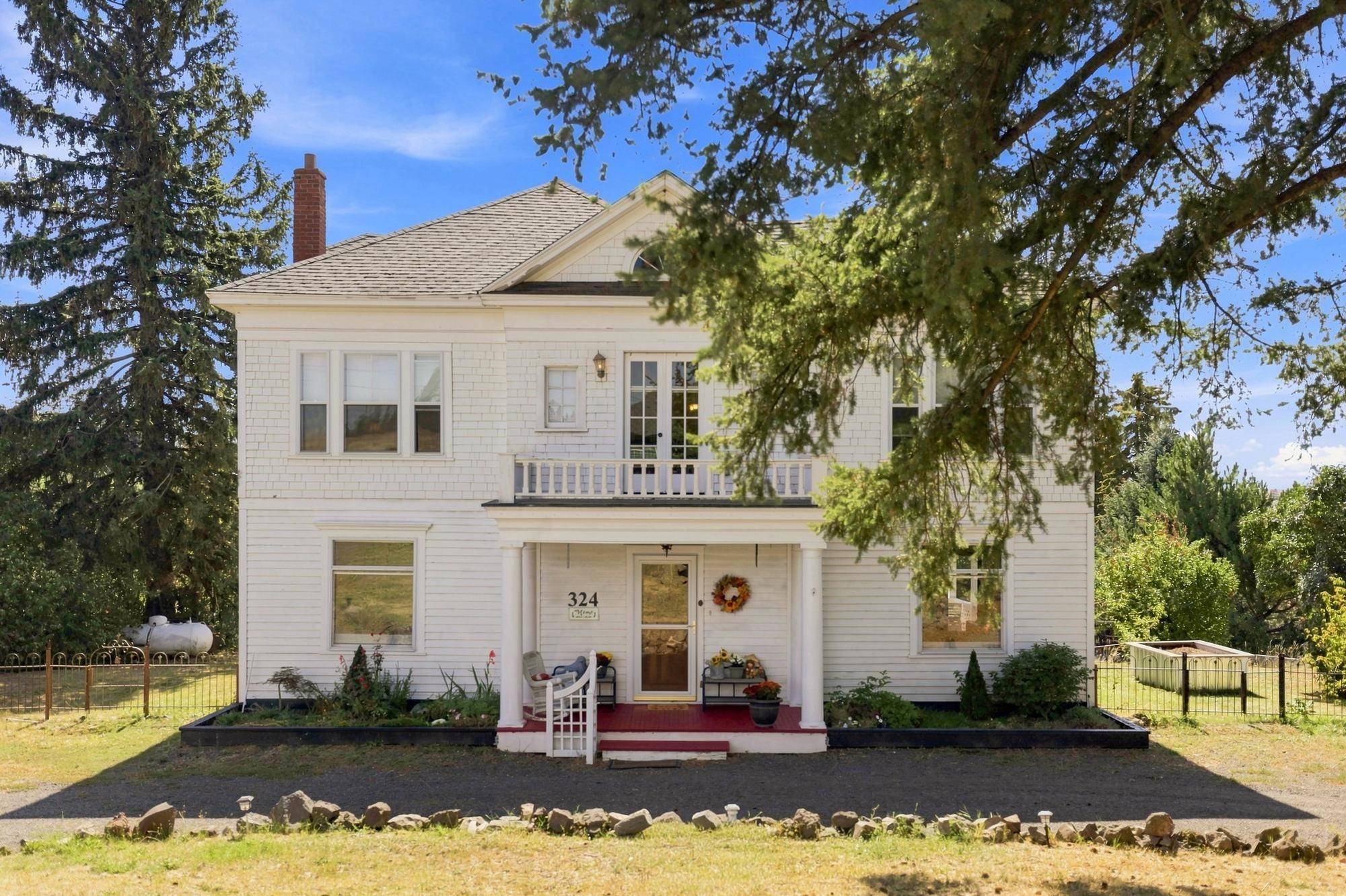 324 E Alder St St, Tekoa, WA 99033