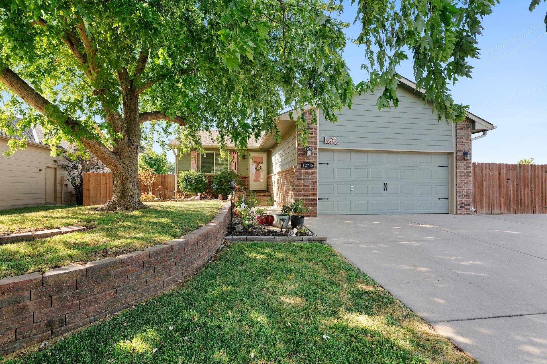 13715 W Autumn Ridge St, Wichita, KS 67235-9768